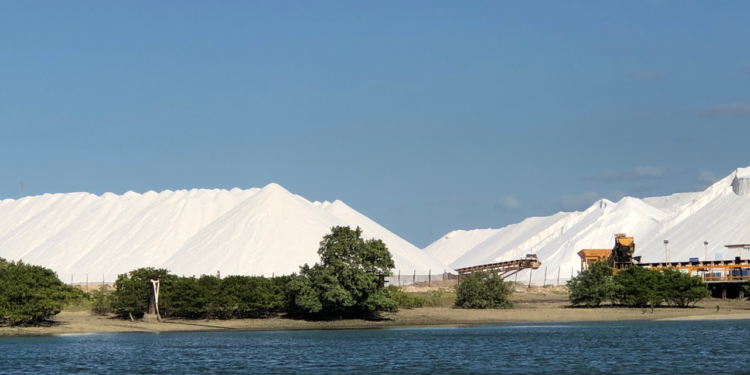Essa vila secreta no Nordeste tem ‘dunas de neve’ que lembram a Europa