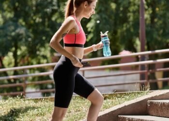 Dor no joelho ao subir escadas? Entenda as causas