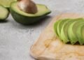 Esses são os principais benefícios de comer abacate com frequência