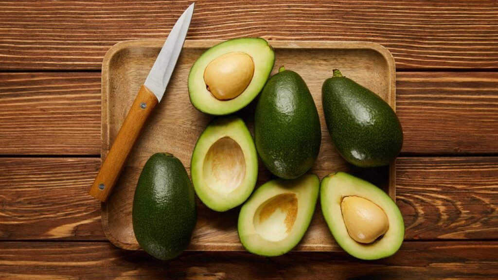 O melhor método para evitar o escurecimento de abacates