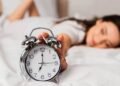 Qual o melhor horário para acordar pela manhã, segundo estudos