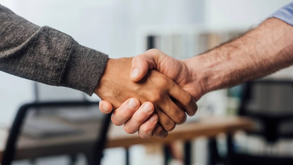 O que significa não ter um aperto de mão firme, segundo a psicologia?