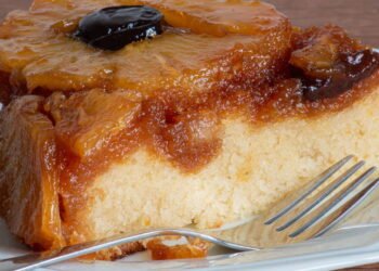 Esse recheio de abacaxi com leite condensado combina com qualquer bolo