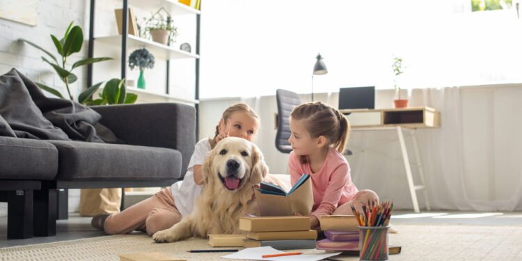 Bebês expostos a cães podem ter menor risco de asma, segundo estudo