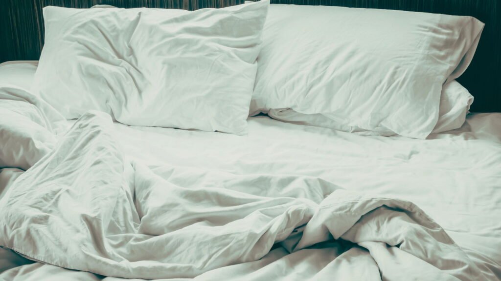 O que significa ter sempre a cama desfeita, segundo a psicologia