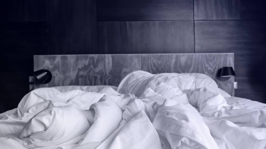 O que significa arrumar a cama assim que se levanta, segundo a psicologia