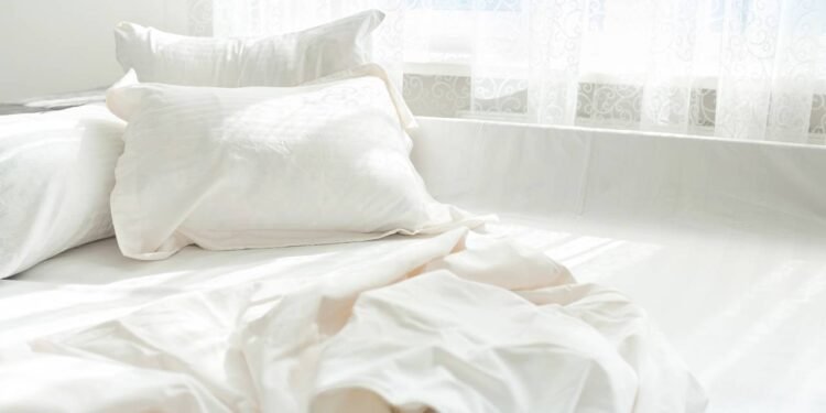 O que significa deixar a cama bagunçada, segundo especialistas