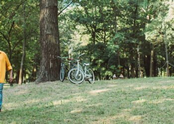 A caminhada de 15 minutos após o jantar para quem já passou dos 50 anos