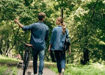 Como esta caminhada de apenas 30 minutos pode revolucionar sua saúde