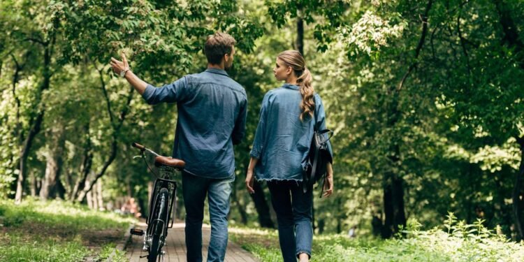 Como esta caminhada de apenas 30 minutos pode revolucionar sua saúde