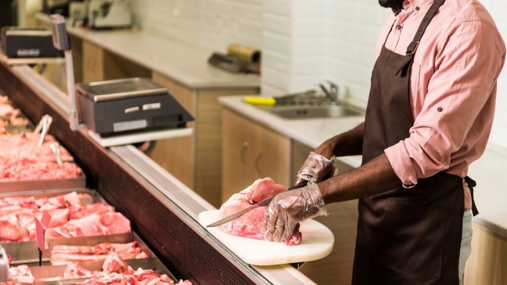 O erro número 1 que as pessoas cometem ao comprar carne, segundo açougueiros