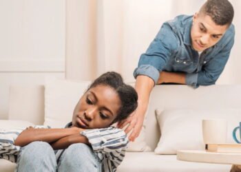 Pistas Sutis de que Seu Parceiro Está Infeliz, Por Um Psicólogo