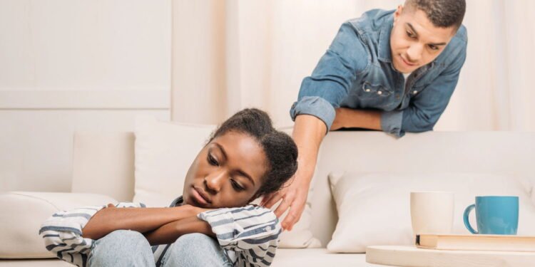 Pistas Sutis de que Seu Parceiro Está Infeliz, Por Um Psicólogo