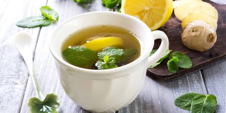 O chá de erva-doce é conhecido por aliviar cólicas intestinais, gases e má digestão - Créditos: depositphotos.com / yanakovalenko