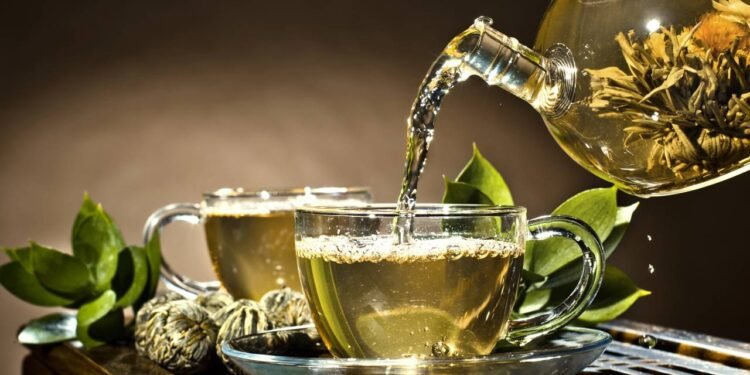 Troque o café por chá verde e tenha mais foco e menos ansiedade no seu dia a dia