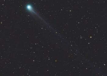 O novo cometa Lemmon pode brilhar o suficiente para ser visto a olho nu em outubro