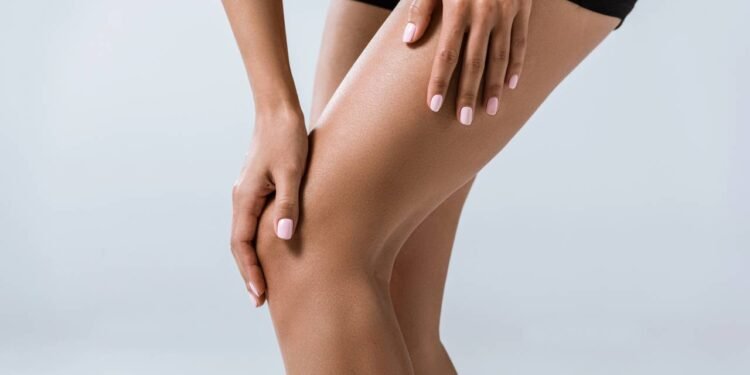 Joelho estalando ou travando? Veja o que isso pode indicar