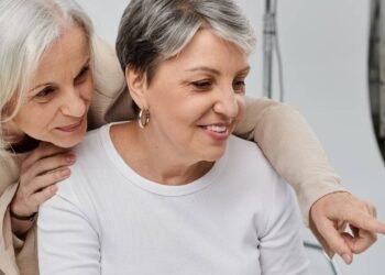 Os hobbies que mantêm sua mente afiada após os 60 anos