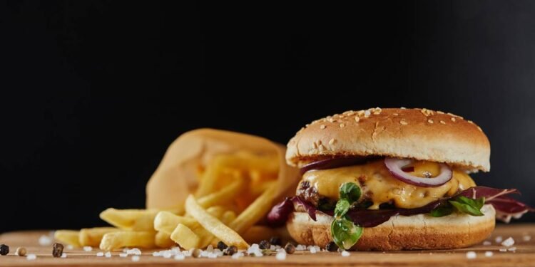 O que acontece com seu corpo com apenas 4 dias de fast food vai te surpreender