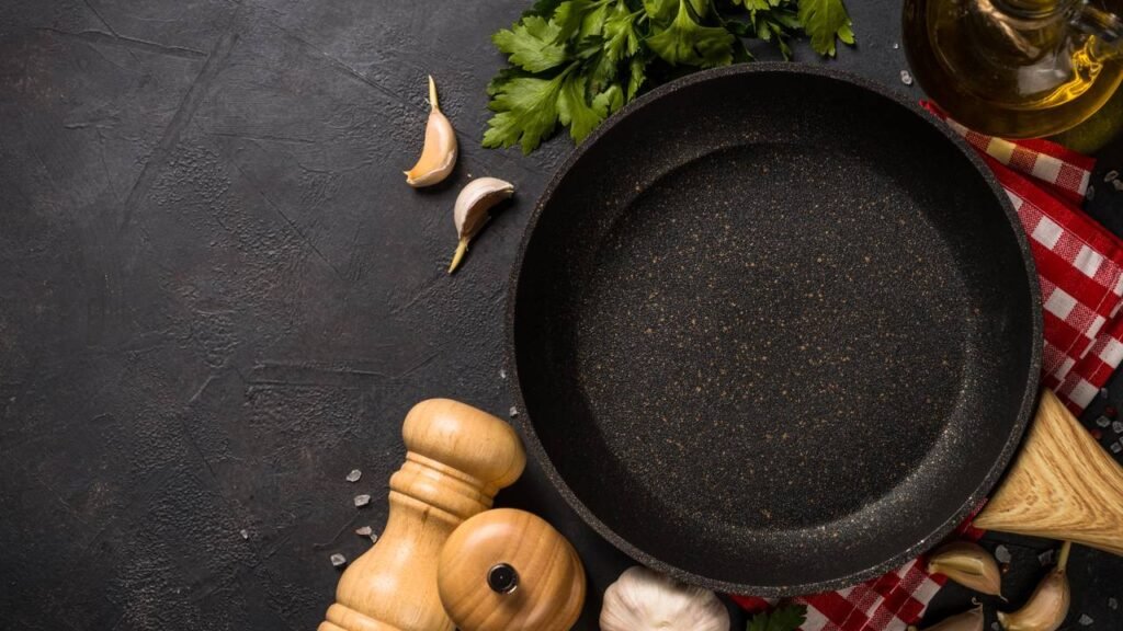 5 sinais de que é hora de substituir sua frigideira antiaderente