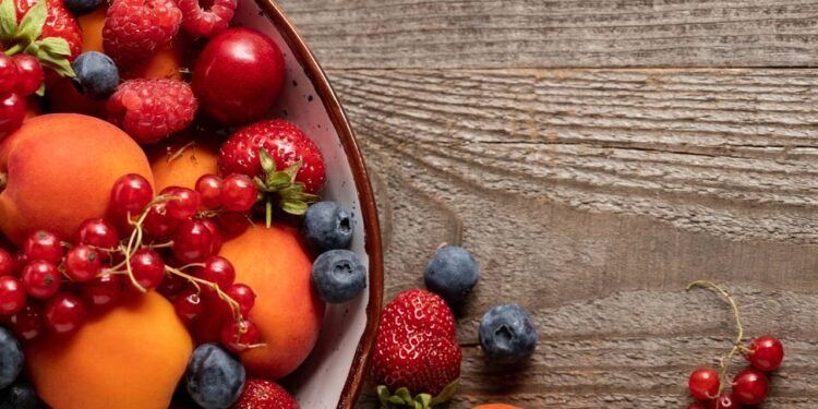 O morango é fonte de antocianinas, ácido elágico e vitamina C - Créditos: depositphotos.com / AntonMatyukha