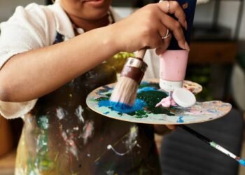 Hobbies silenciosos que tornam as pessoas mais felizes do que as mídias sociais