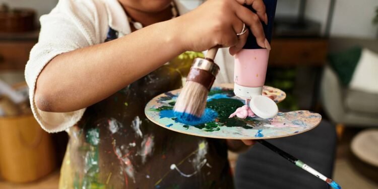 Hobbies silenciosos que tornam as pessoas mais felizes do que as mídias sociais