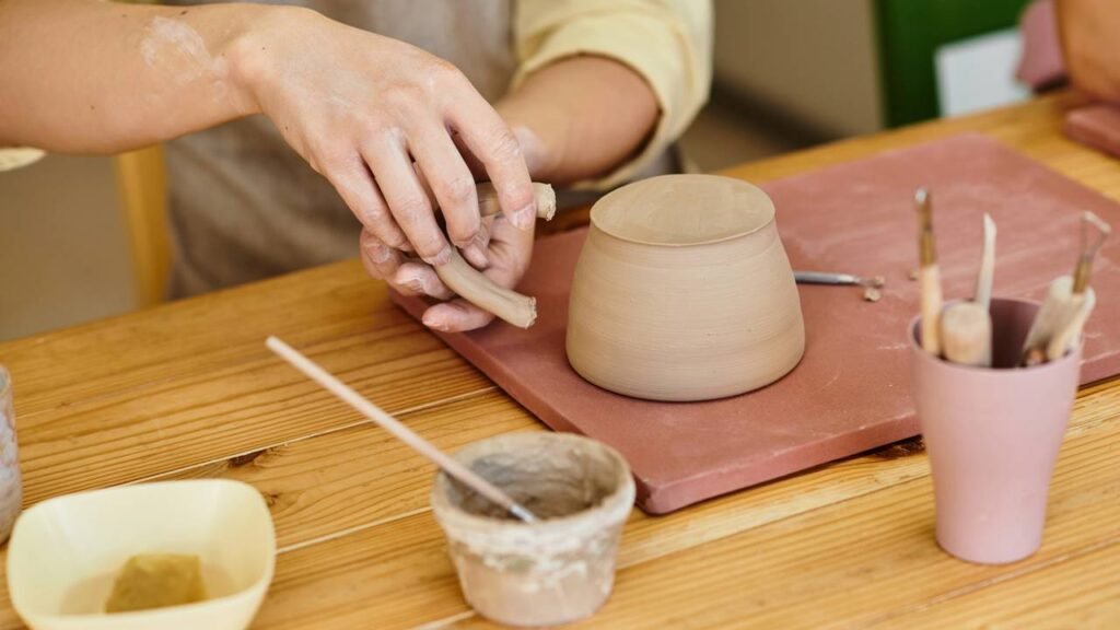 Hobbies silenciosos que tornam as pessoas mais felizes do que as mídias sociais