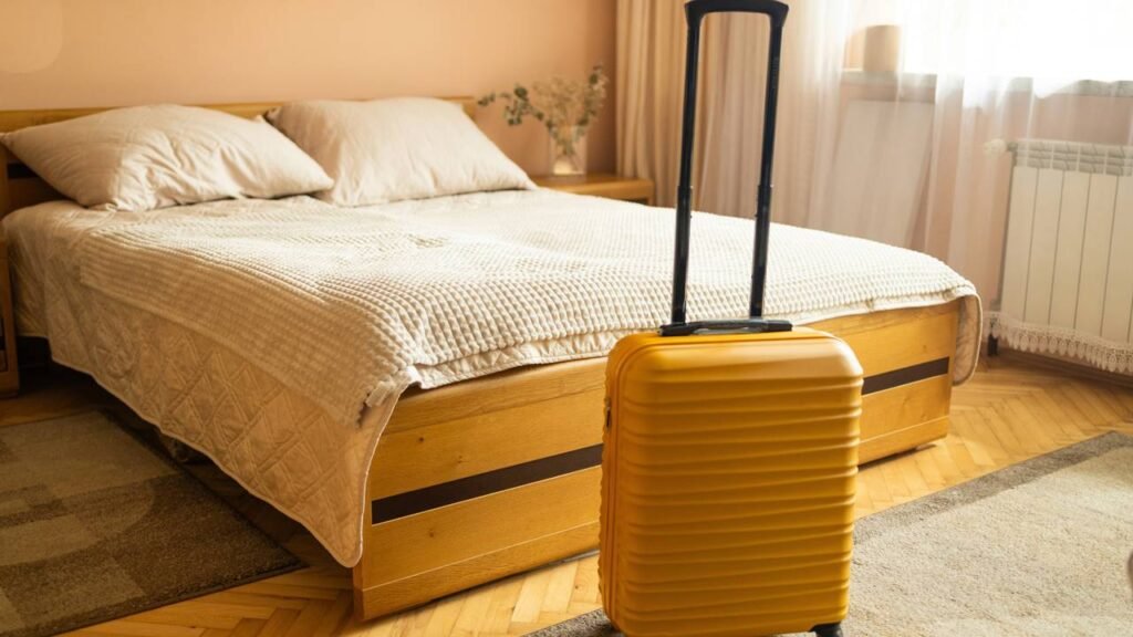 Maneiras de ser um bom hóspede na casa de alguém