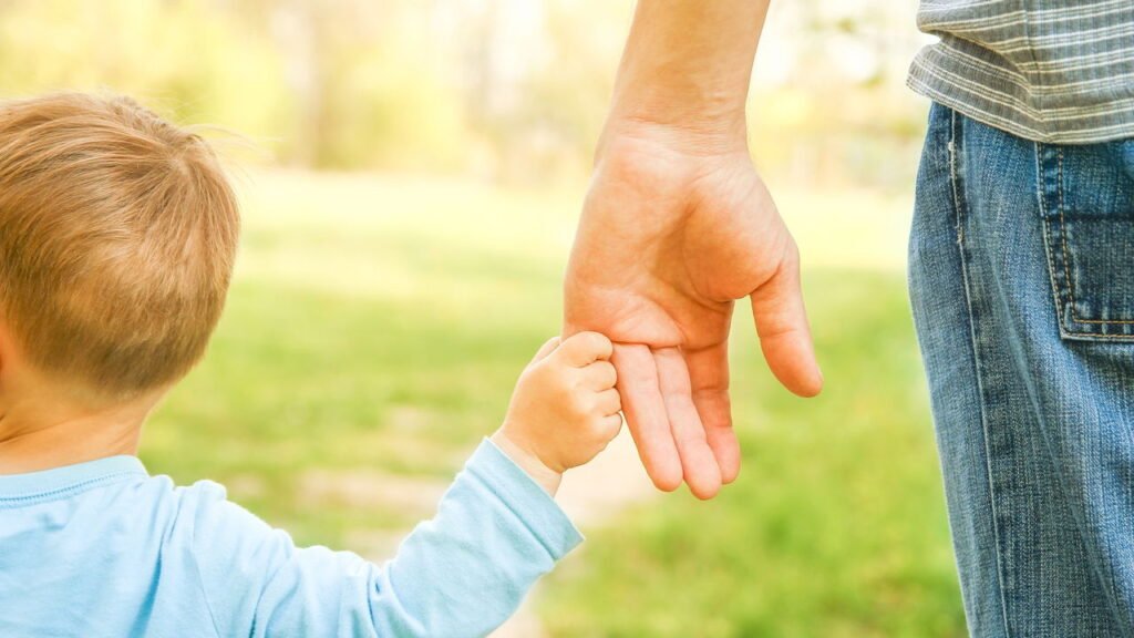 Como lidar com uma criança desobediente: o conselho apropriado do sábio indiano Gandhi