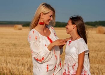 Síndrome da filha mais velha: quando assumir demais pesa