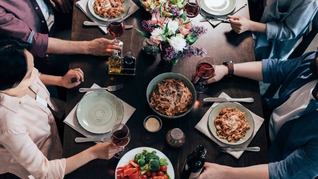 6 coisas que determinam quanto tempo uma refeição deve realmente durar