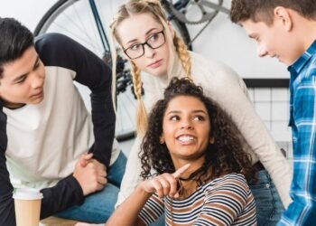 As gírias antigas que voltaram a bombar e estão dominando as conversas atuais