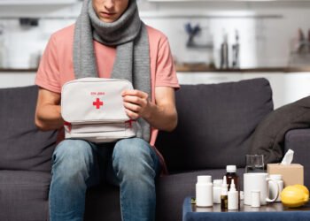 O que precisa estar no seu kit de primeiros socorros de viagem