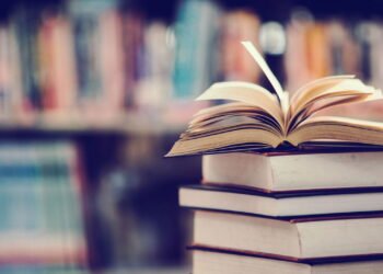 5 sinais de que um livro antigo vale muito dinheiro