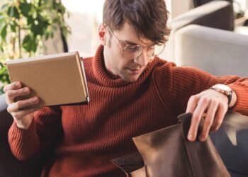 Dicas para organizar livros e cadernos sem amassar na mala