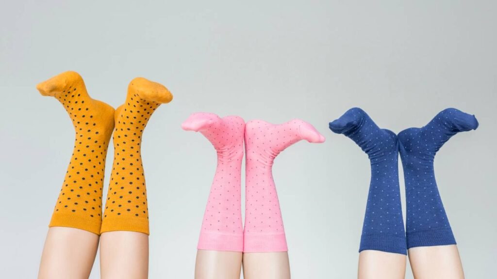 Usar meias pode estar secretamente prejudicando a saúde dos seus pés