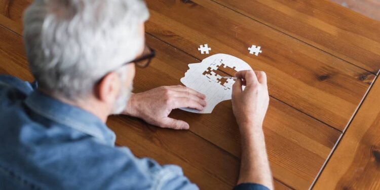 8 pequenas rotinas que mantêm sua memória afiada por décadas a mais