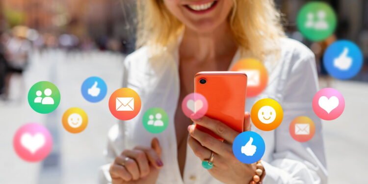 Se você responde a mensagens instantaneamente, a psicologia diz que você provavelmente tem essas 8 características distintas