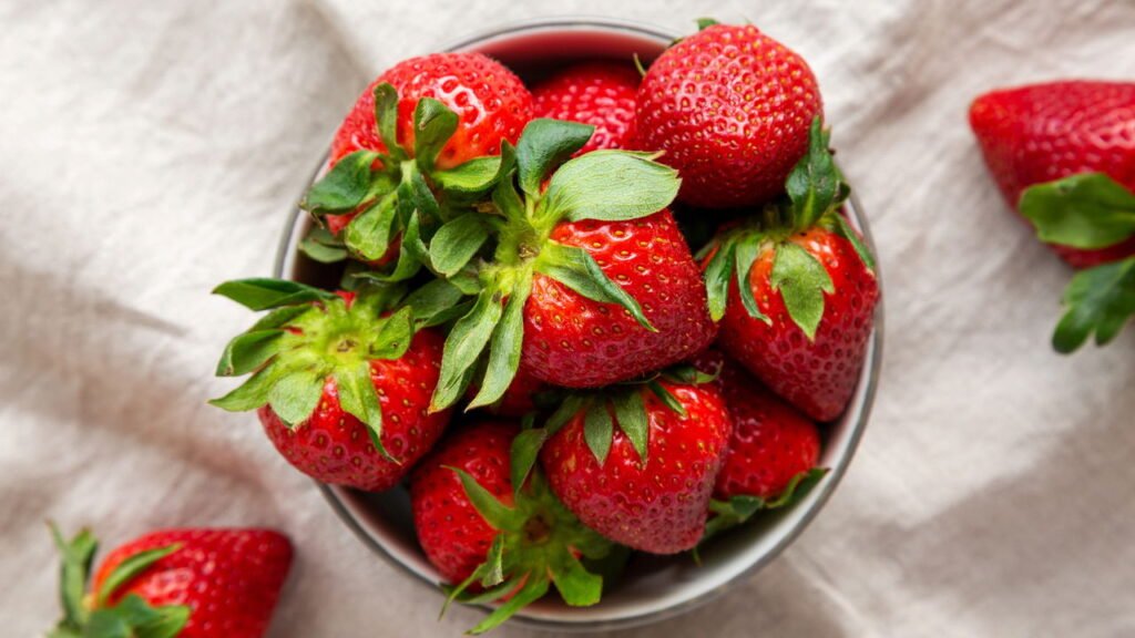 Por que os morangos apodrecem tão rápido