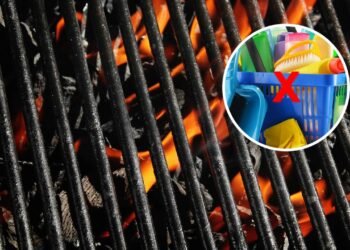 O truque caseiro para limpar a gordura da grelha em 1 minuto