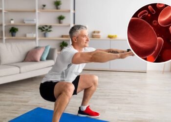 Exercício simples de parede que fortalece pernas e melhora circulação