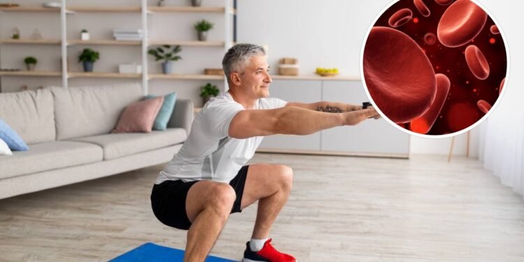 Exercício simples de parede que fortalece pernas e melhora circulação