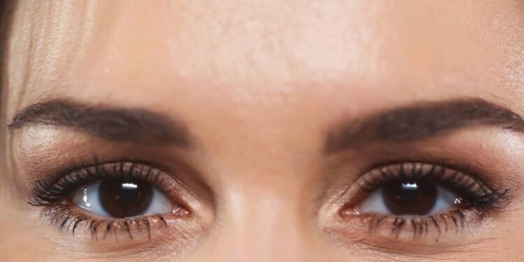 O tremor na área ocular geralmente é uma reação do corpo a diversos estímulos internos ou externos - Créditos: depositphotos.com / AntonLozovoy