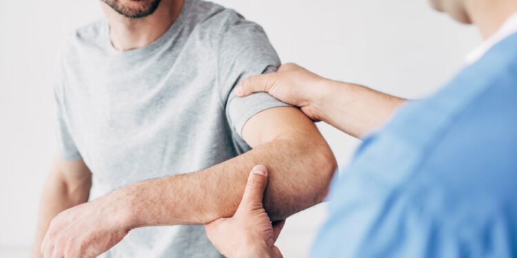 Este plano de recuperação fortalece o ombro e evita nova lesão após cirurgia