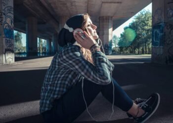 O efeito terapêutico das músicas de desilusão amorosa na mente