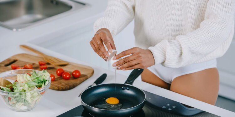 Ovo mexido com 2 ingredientes simples que fica cremoso e pronto em minutos