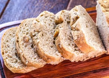 Pão sem trigo nem ovos pronto em 25 minutos