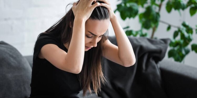 O que significa quando uma pessoa checa constantemente se trancou a porta segundo a psicologia