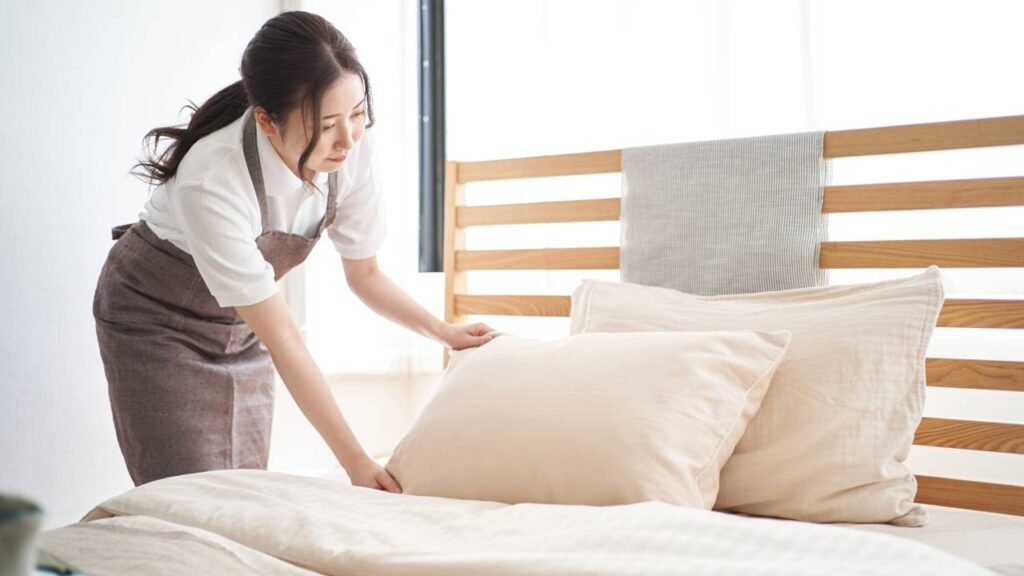 O que significa arrumar a casa à noite, segundo a psicologia